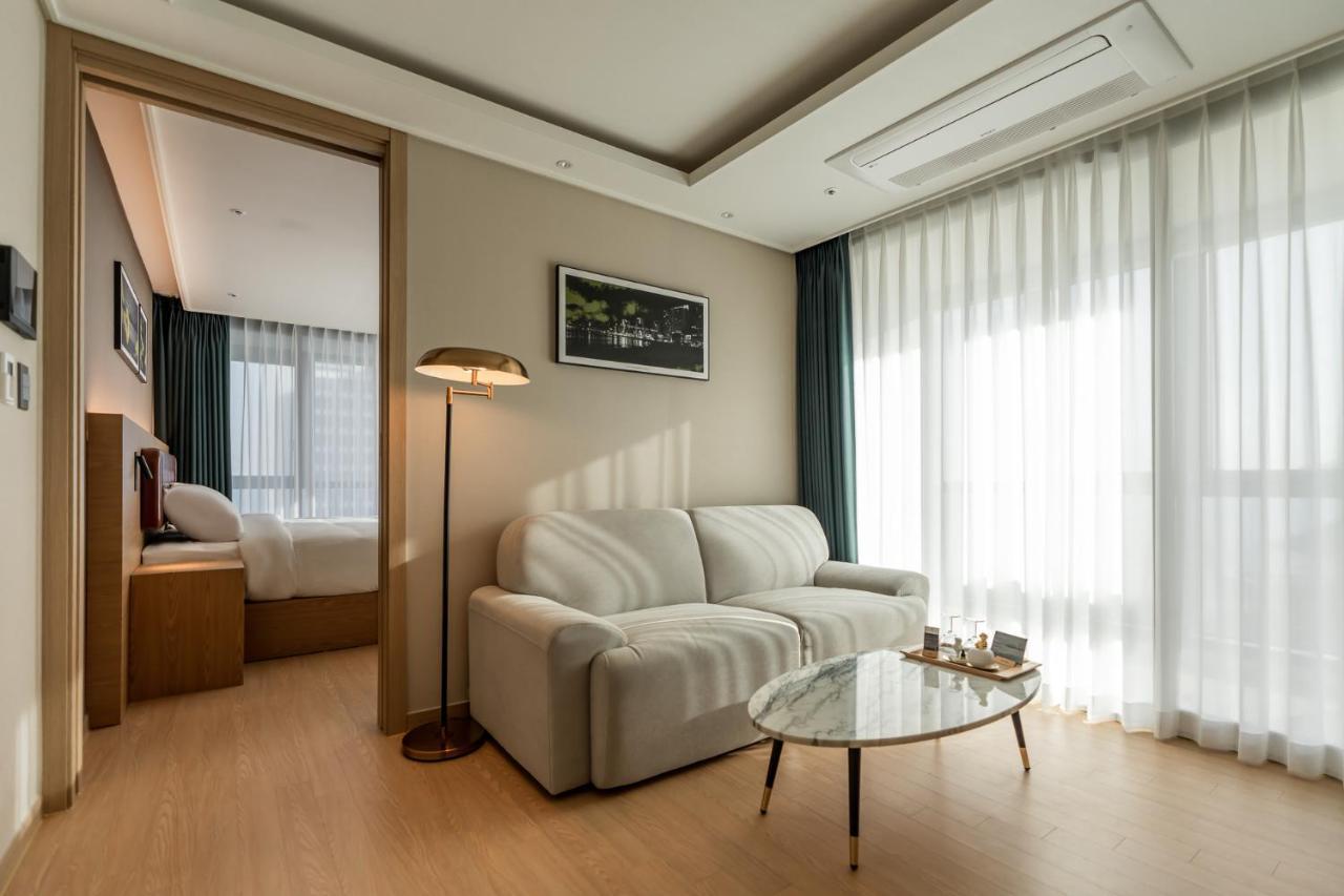 D Ov Haeundae Hotel Пусан Экстерьер фото