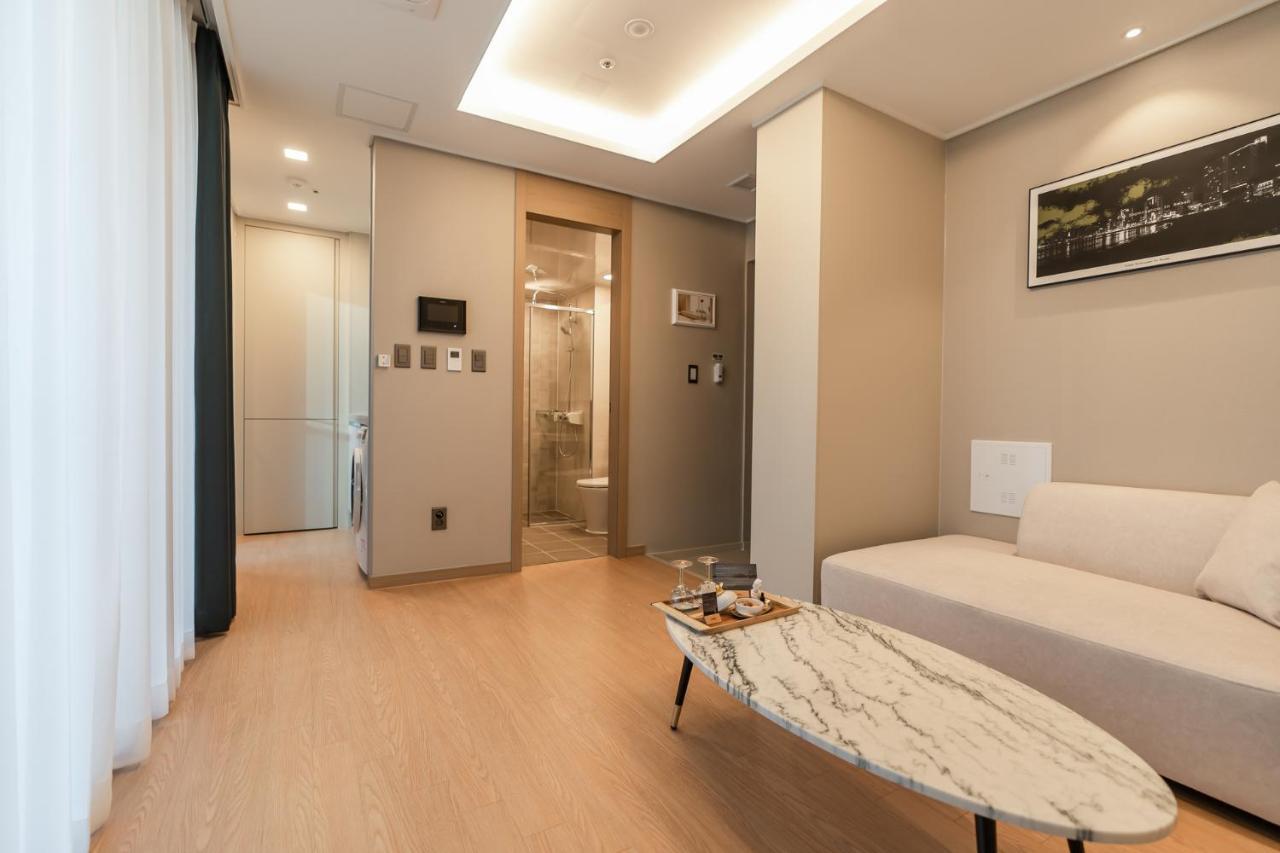 D Ov Haeundae Hotel Пусан Экстерьер фото