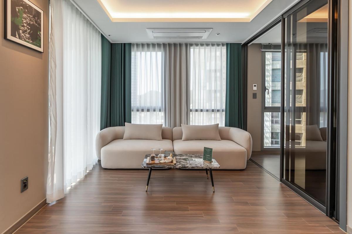 D Ov Haeundae Hotel Пусан Экстерьер фото