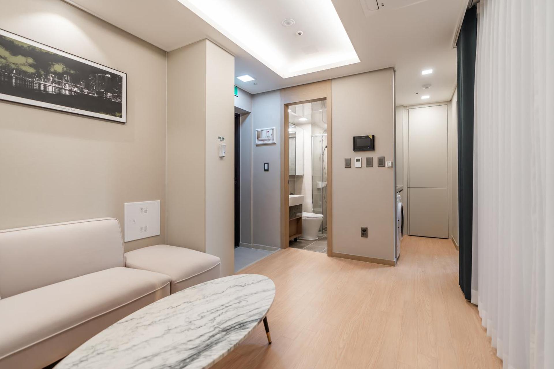 D Ov Haeundae Hotel Пусан Экстерьер фото